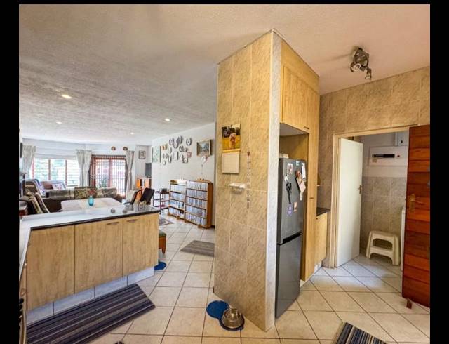 2 BEDROOM TOWNHOUSE FOR SALE IN BASSONIA